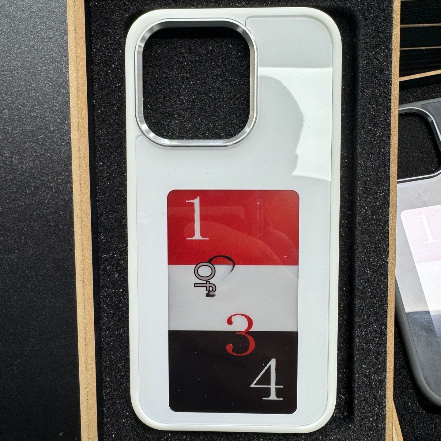 E-ink scherm telefoonhoesje Onbeperkte schermprojectie Gepersonaliseerde telefoonhoes Batterijvrij Nieuw designer luxe telefoonhoesje